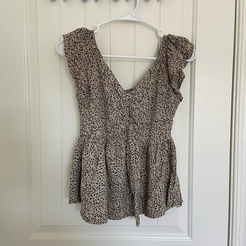 NWOT | Japna women’s leopard print off shoulder blouse —‎ small